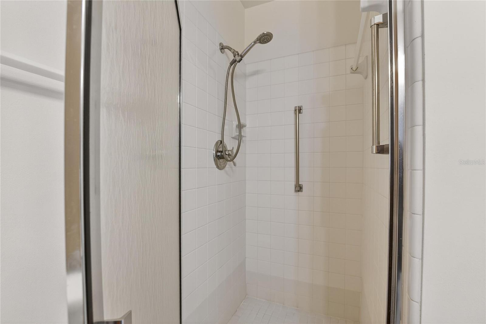 Image 16 of 33 For 2345 Glenmore Circle 0