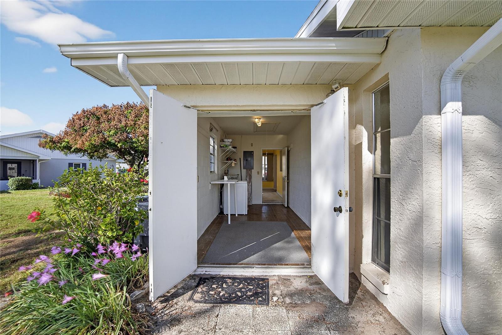 Image 20 of 33 For 2345 Glenmore Circle 0