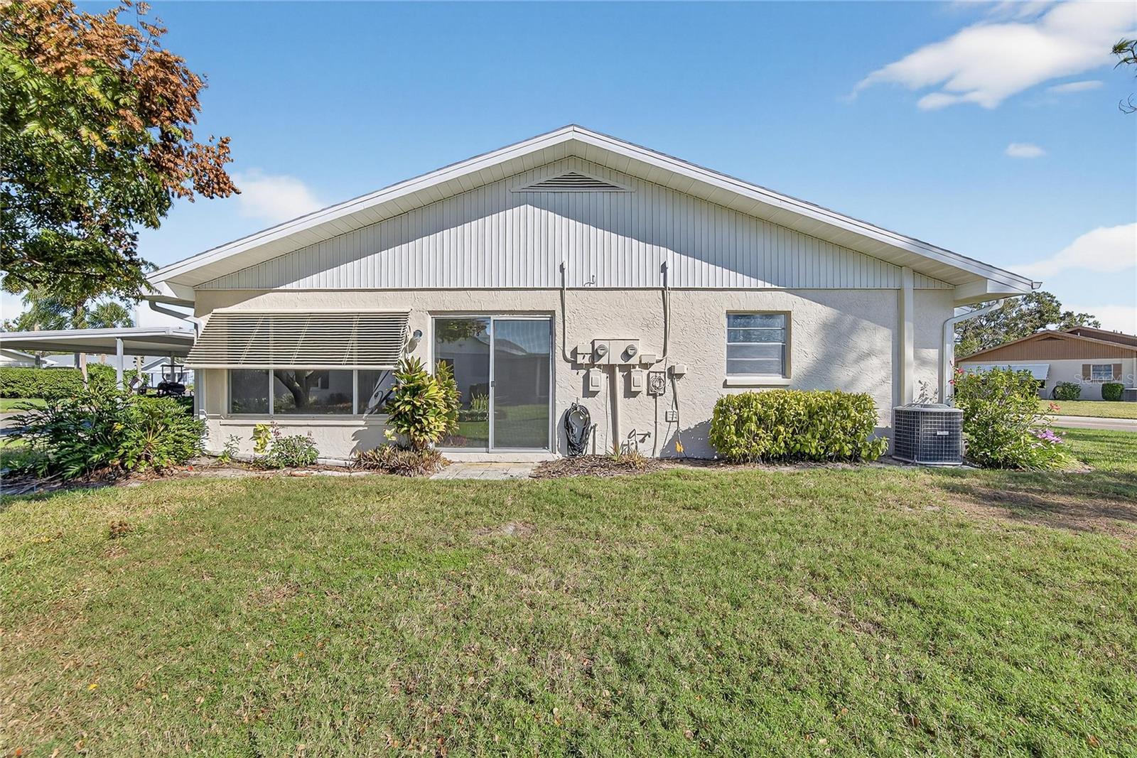 Image 21 of 33 For 2345 Glenmore Circle 0