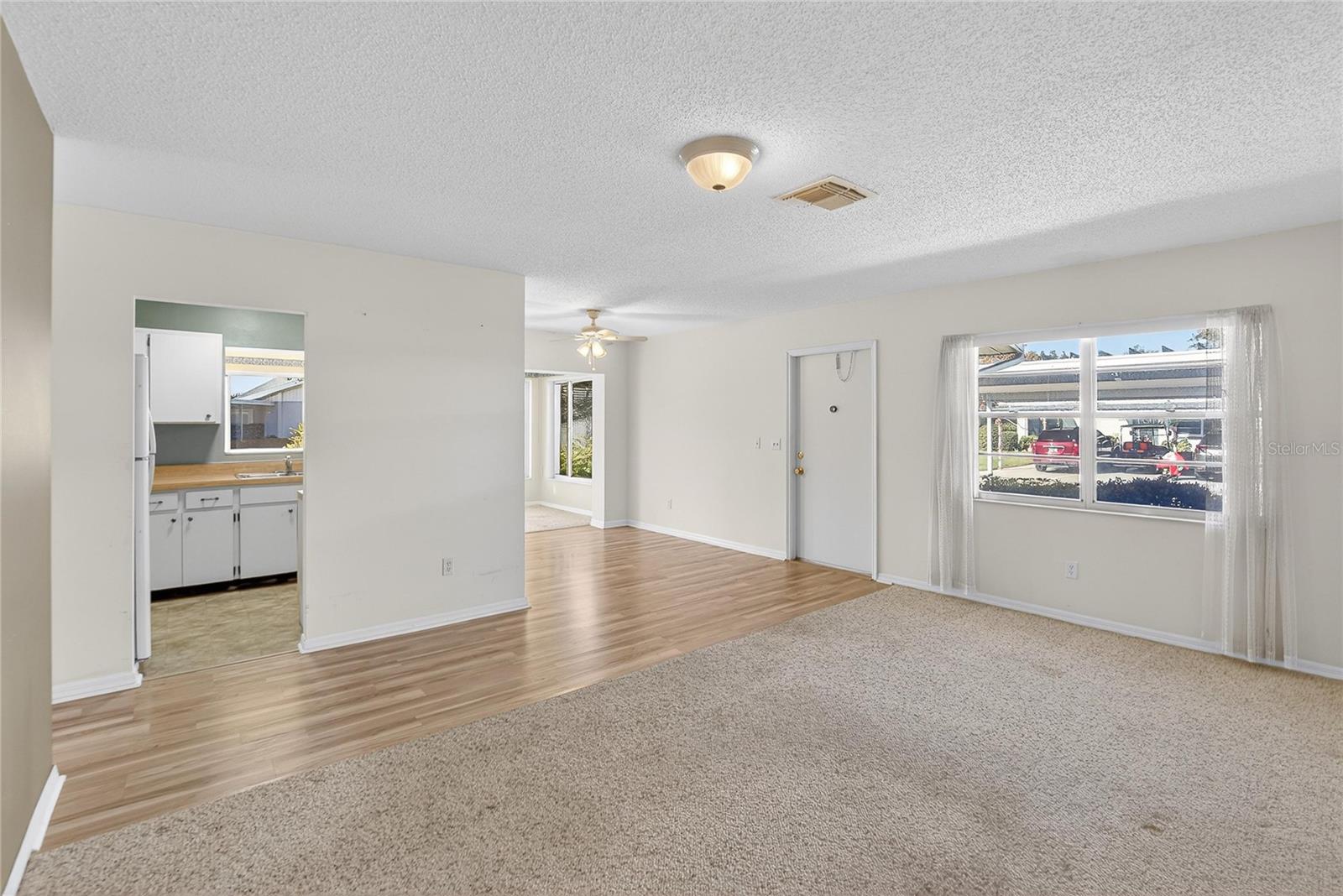 Image 4 of 33 For 2345 Glenmore Circle 0