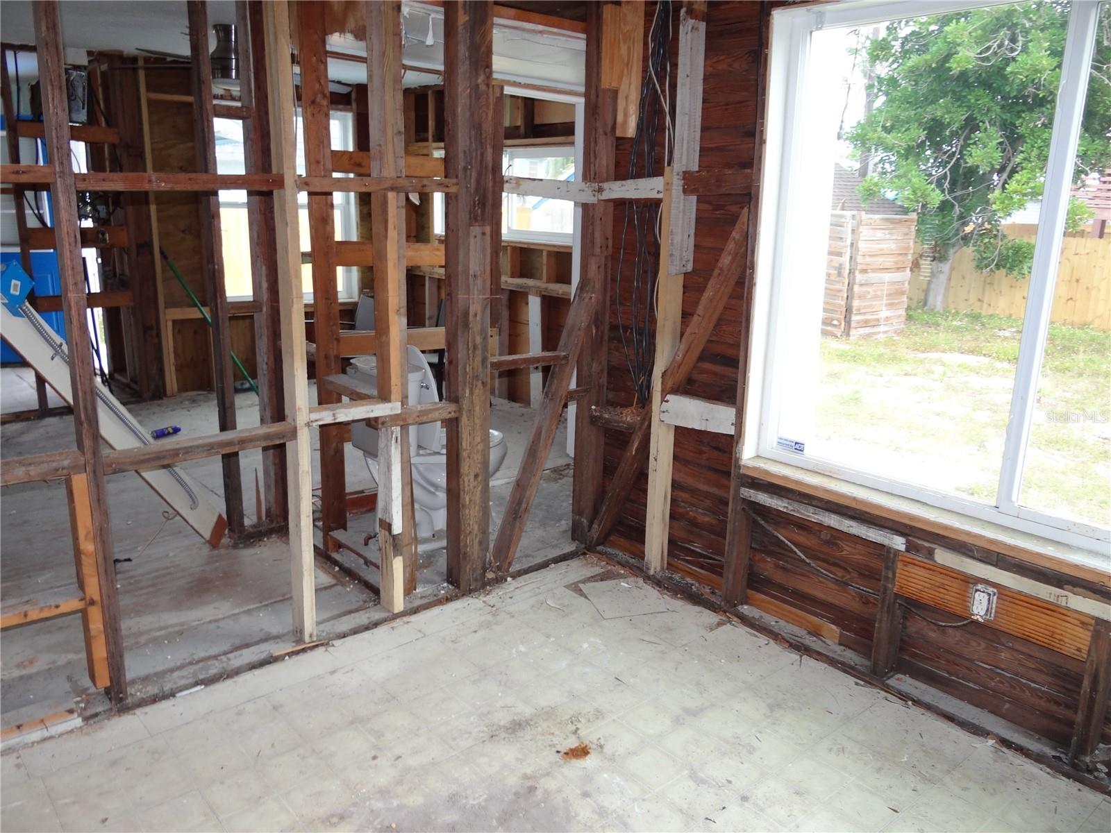 Image 10 of 25 For 14117 Palm Street