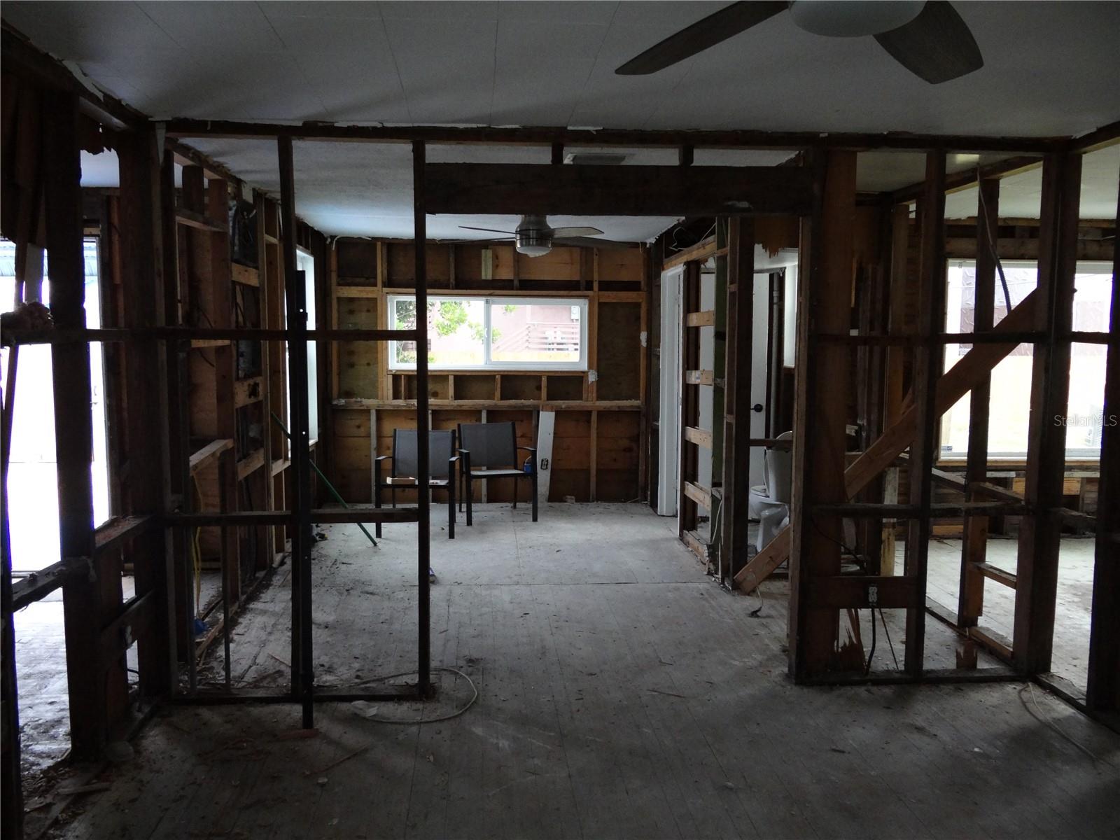 Image 11 of 25 For 14117 Palm Street