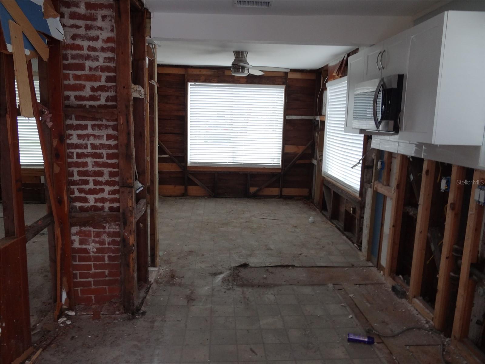 Image 13 of 25 For 14117 Palm Street