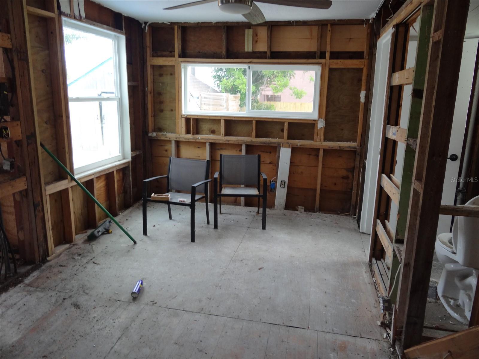 Image 6 of 25 For 14117 Palm Street