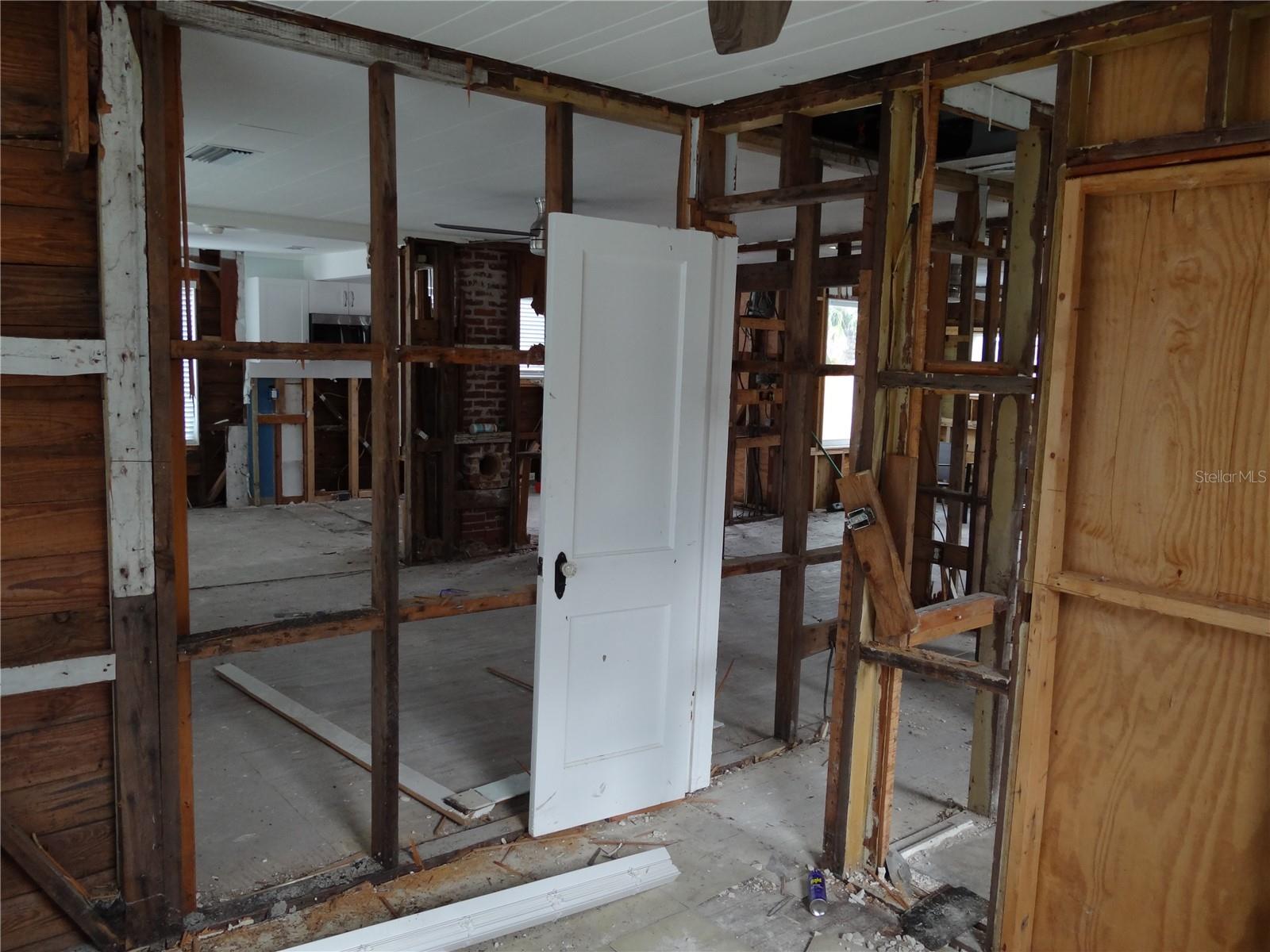 Image 7 of 25 For 14117 Palm Street