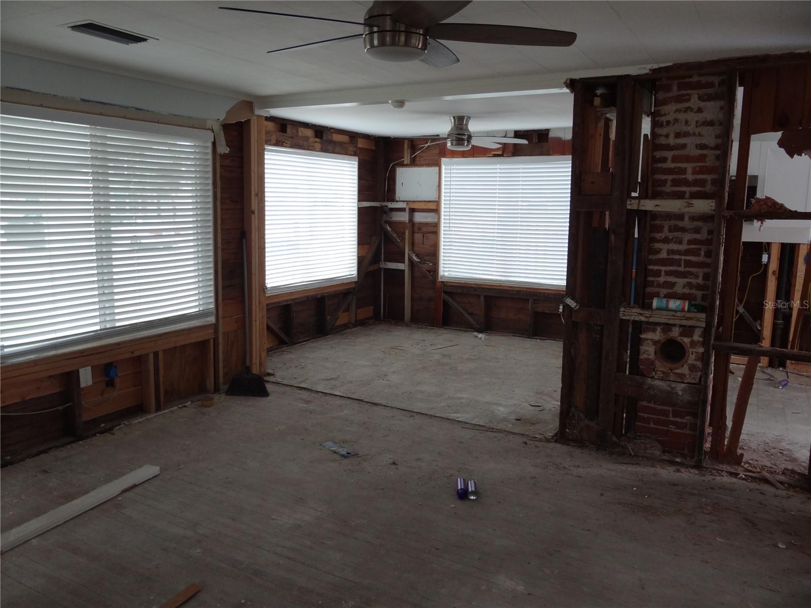 Image 9 of 25 For 14117 Palm Street