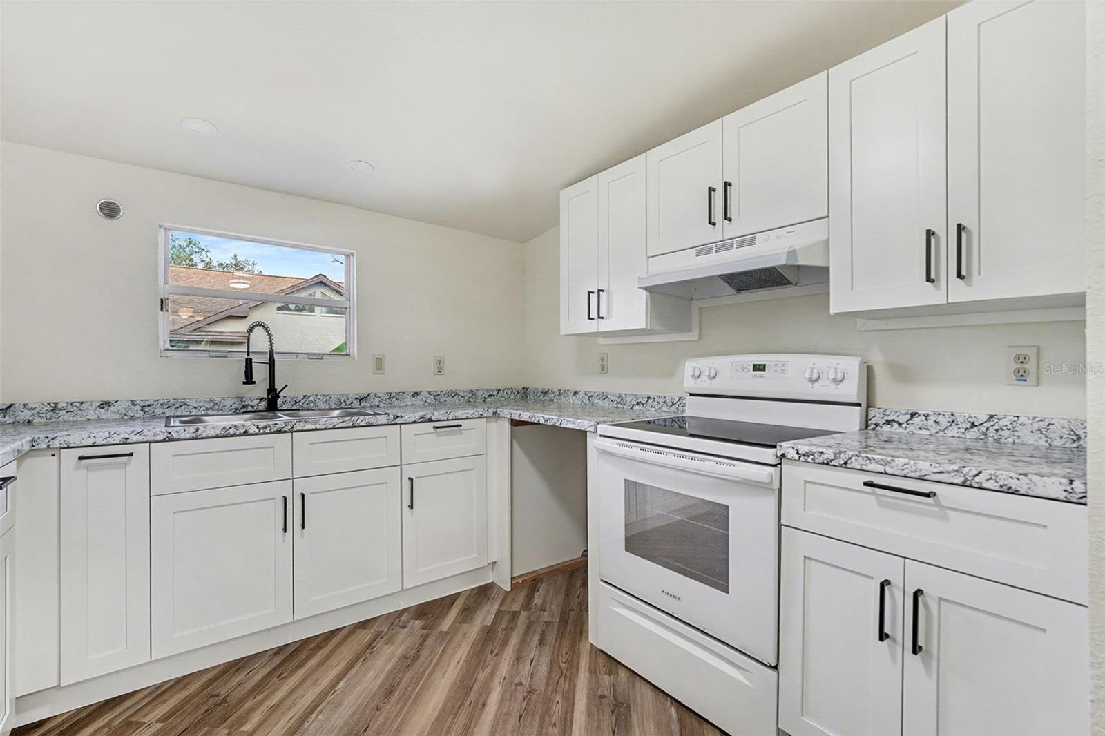 Image 17 of 34 For 37045 North Avenue