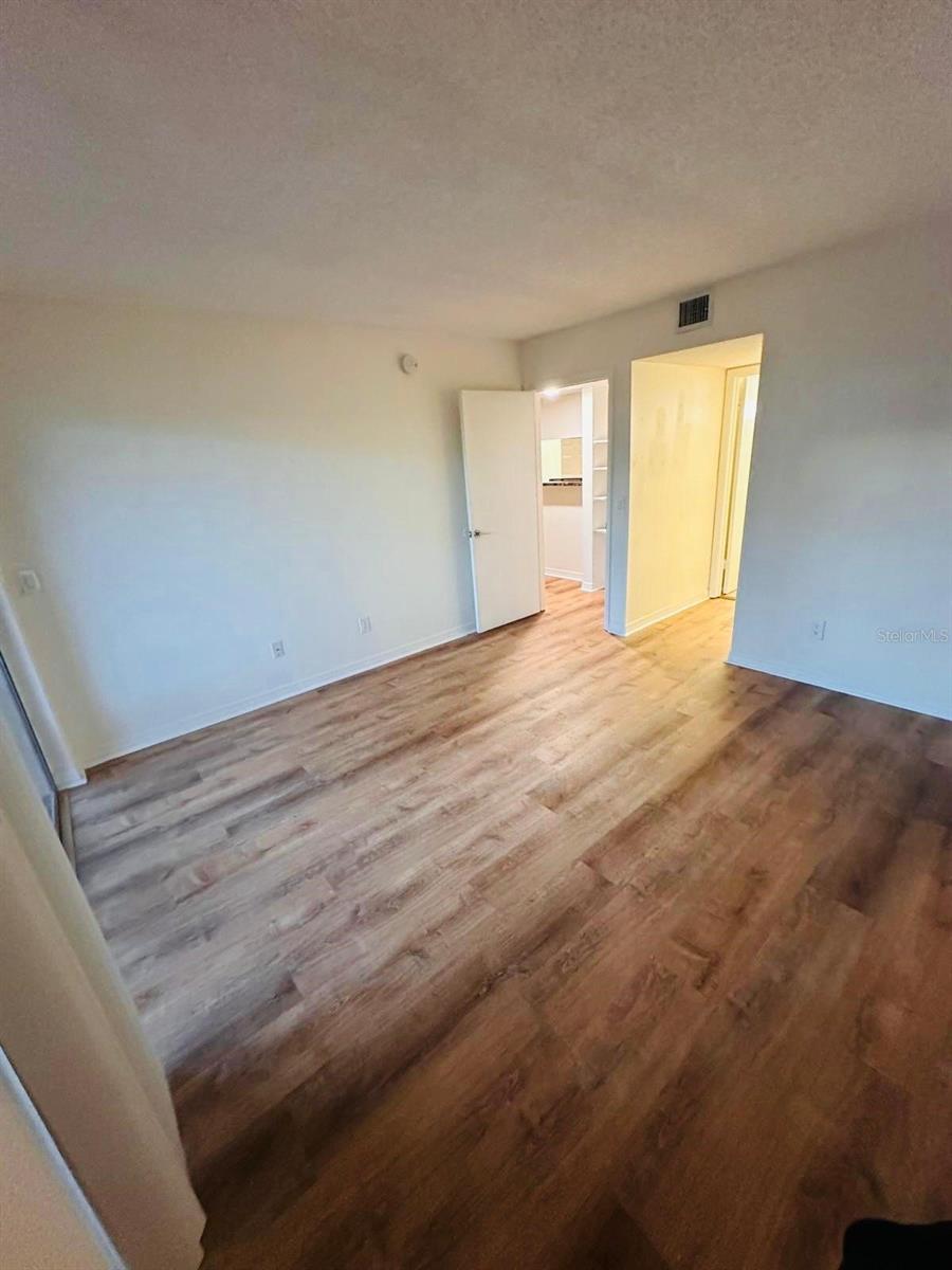 Image 15 of 24 For 4411 Shady Terrace Lane 107