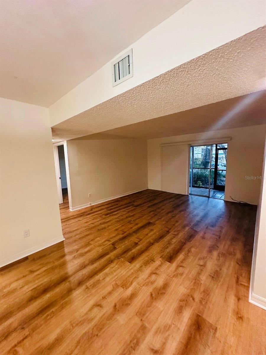 Image 19 of 24 For 4411 Shady Terrace Lane 107