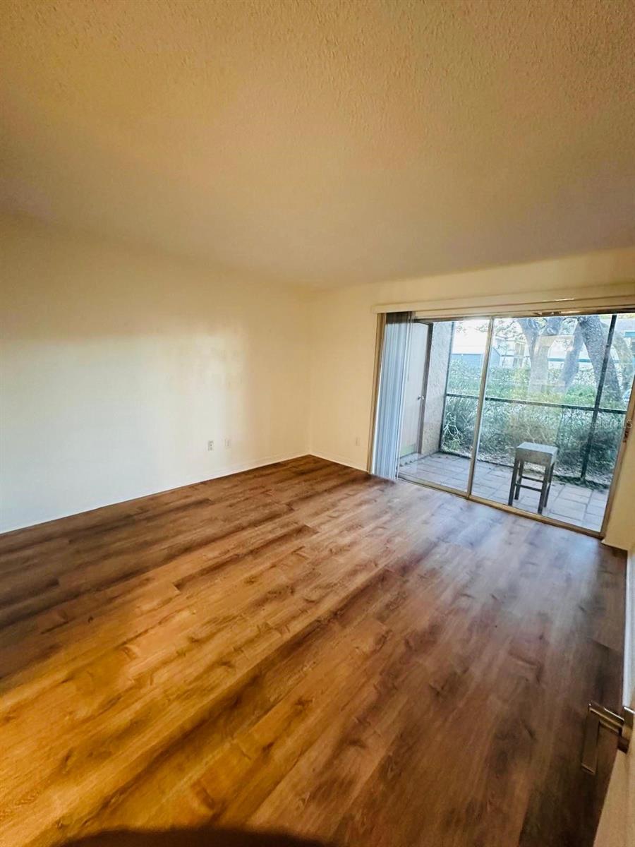 Image 20 of 24 For 4411 Shady Terrace Lane 107