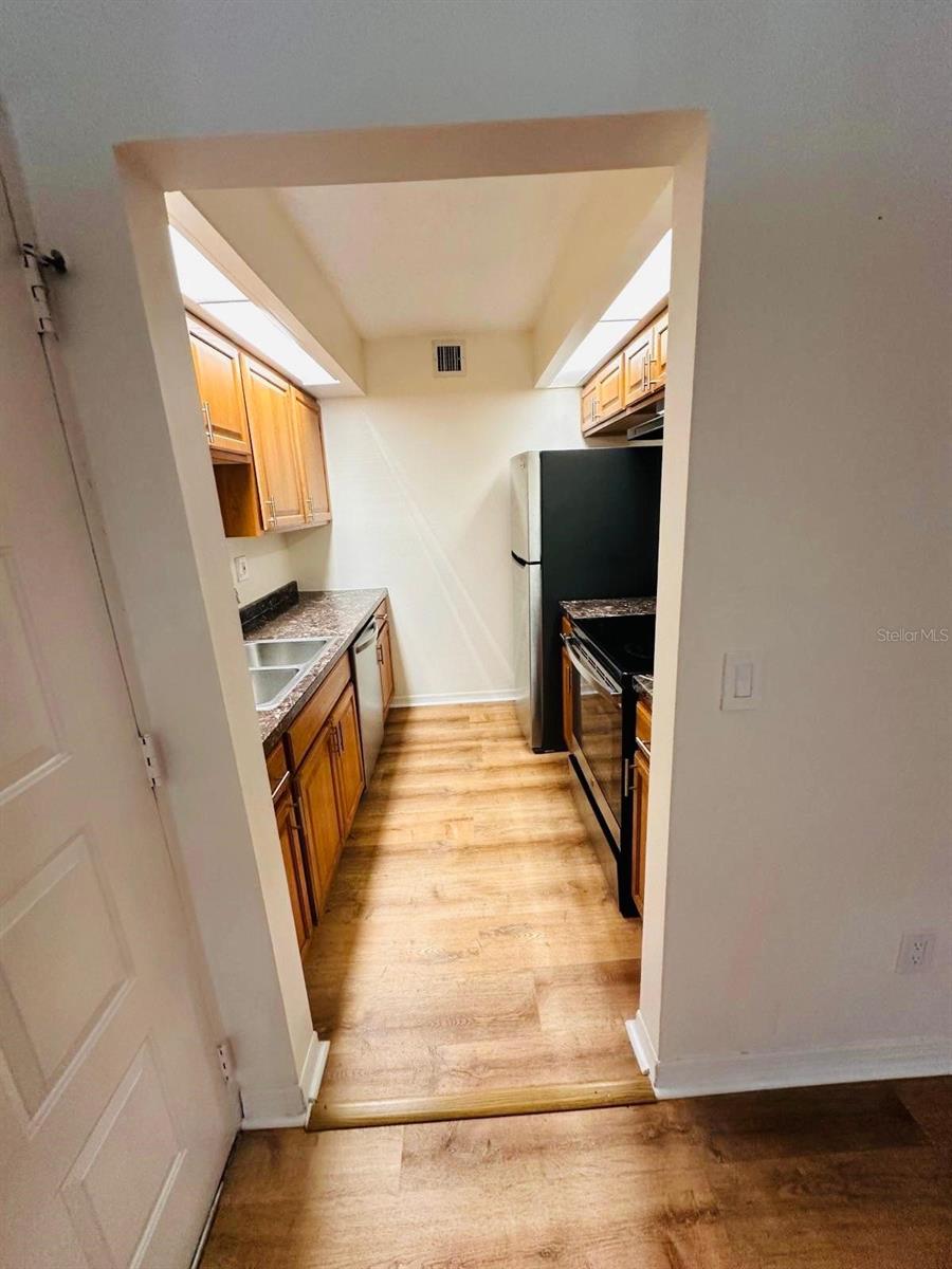 Image 5 of 24 For 4411 Shady Terrace Lane 107