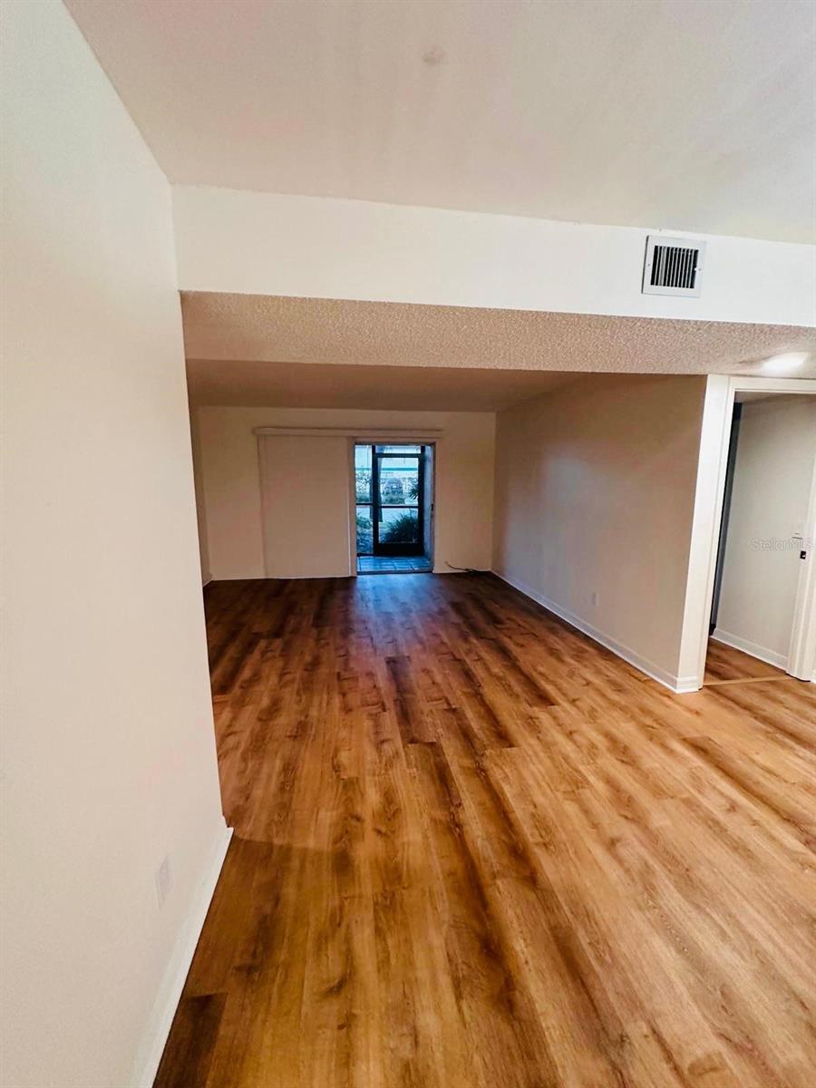 Image 6 of 24 For 4411 Shady Terrace Lane 107