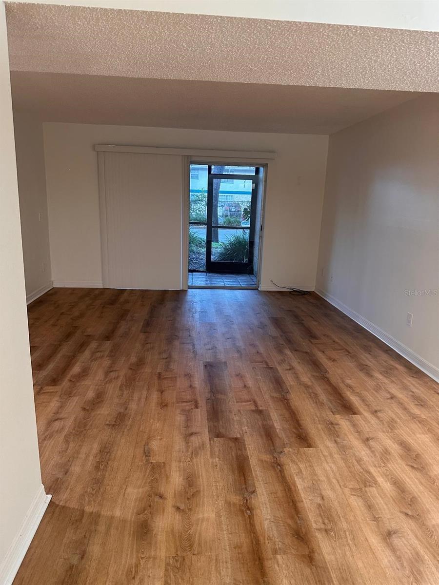 Image 7 of 24 For 4411 Shady Terrace Lane 107