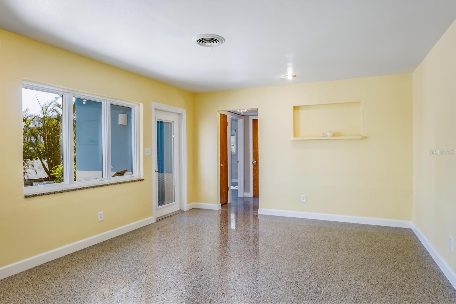 Image 10 of 42 For 4550 Plaza Way