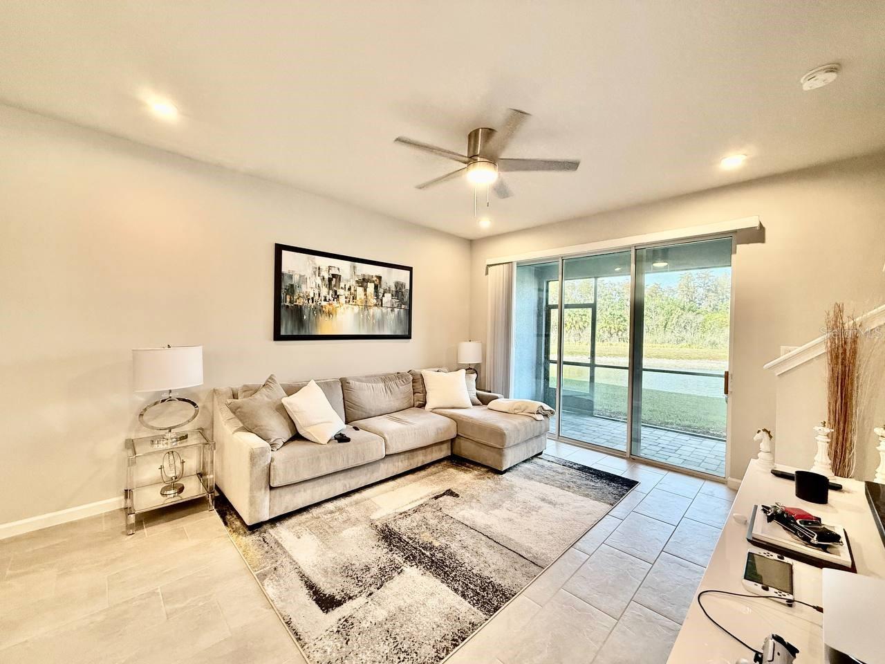 Listing photo id 9 for 8319 Wildflower Glen Avenue