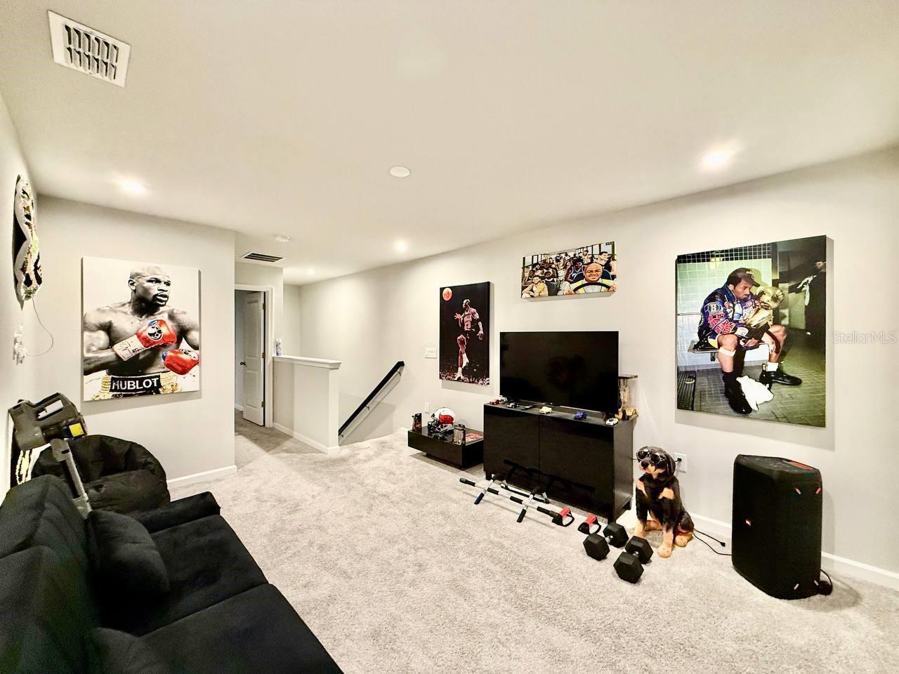 Listing photo id 12 for 8319 Wildflower Glen Avenue