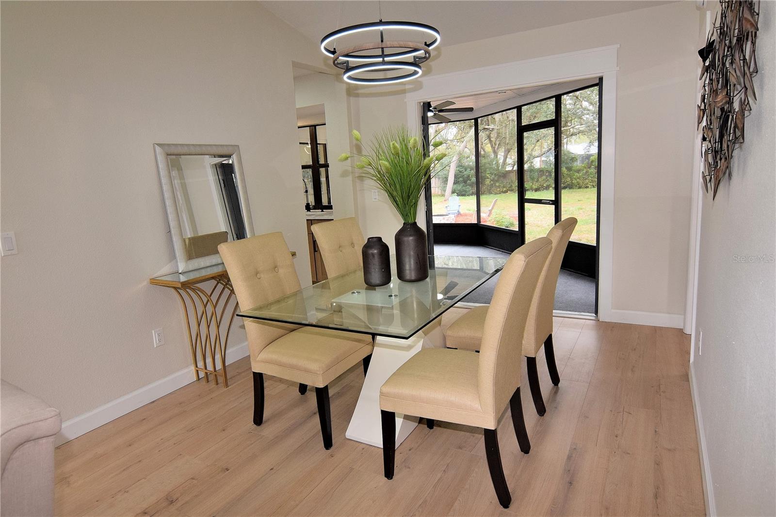 Image 16 of 31 For 4014 Treetop Circle