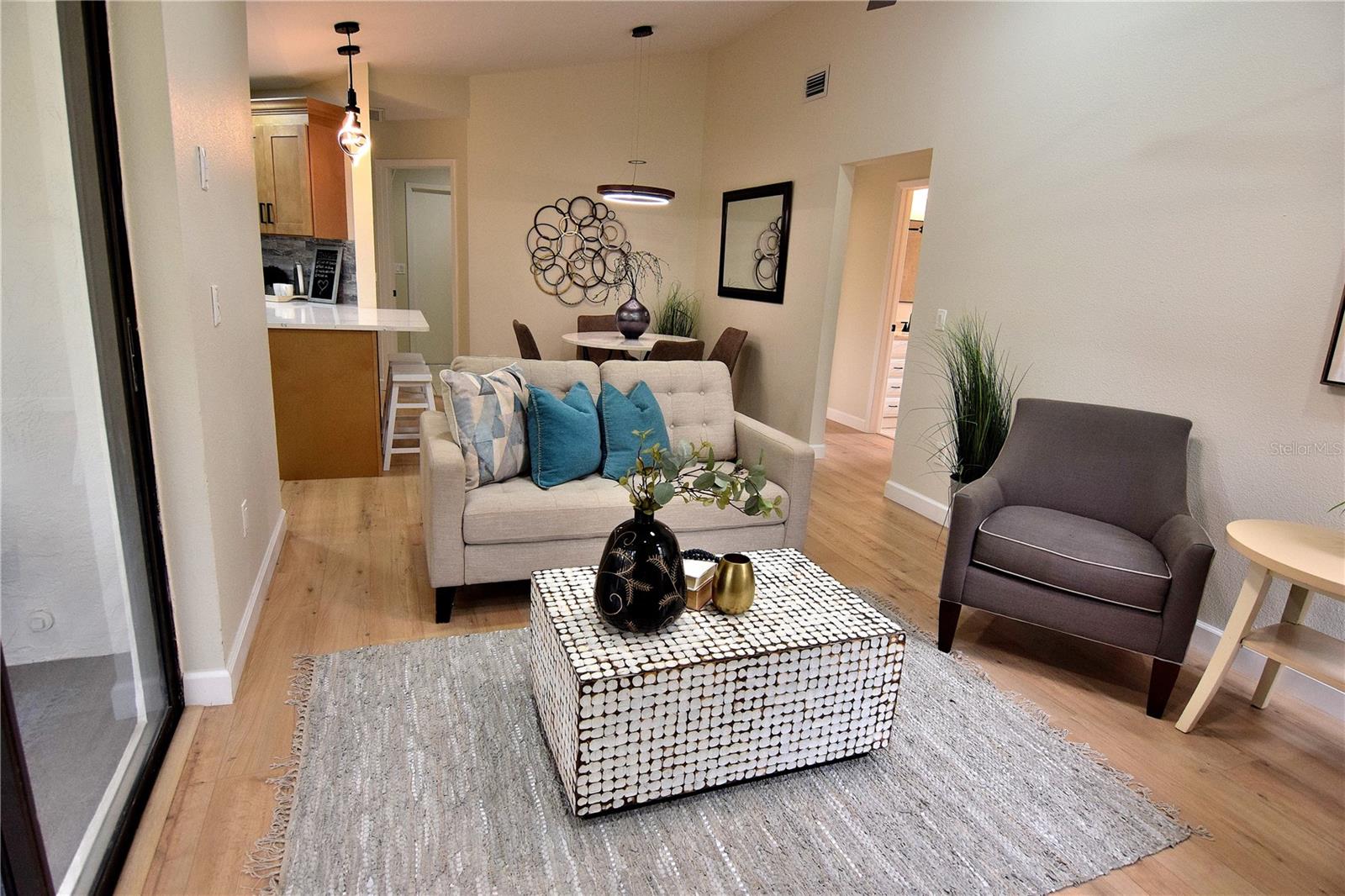 Image 18 of 31 For 4014 Treetop Circle