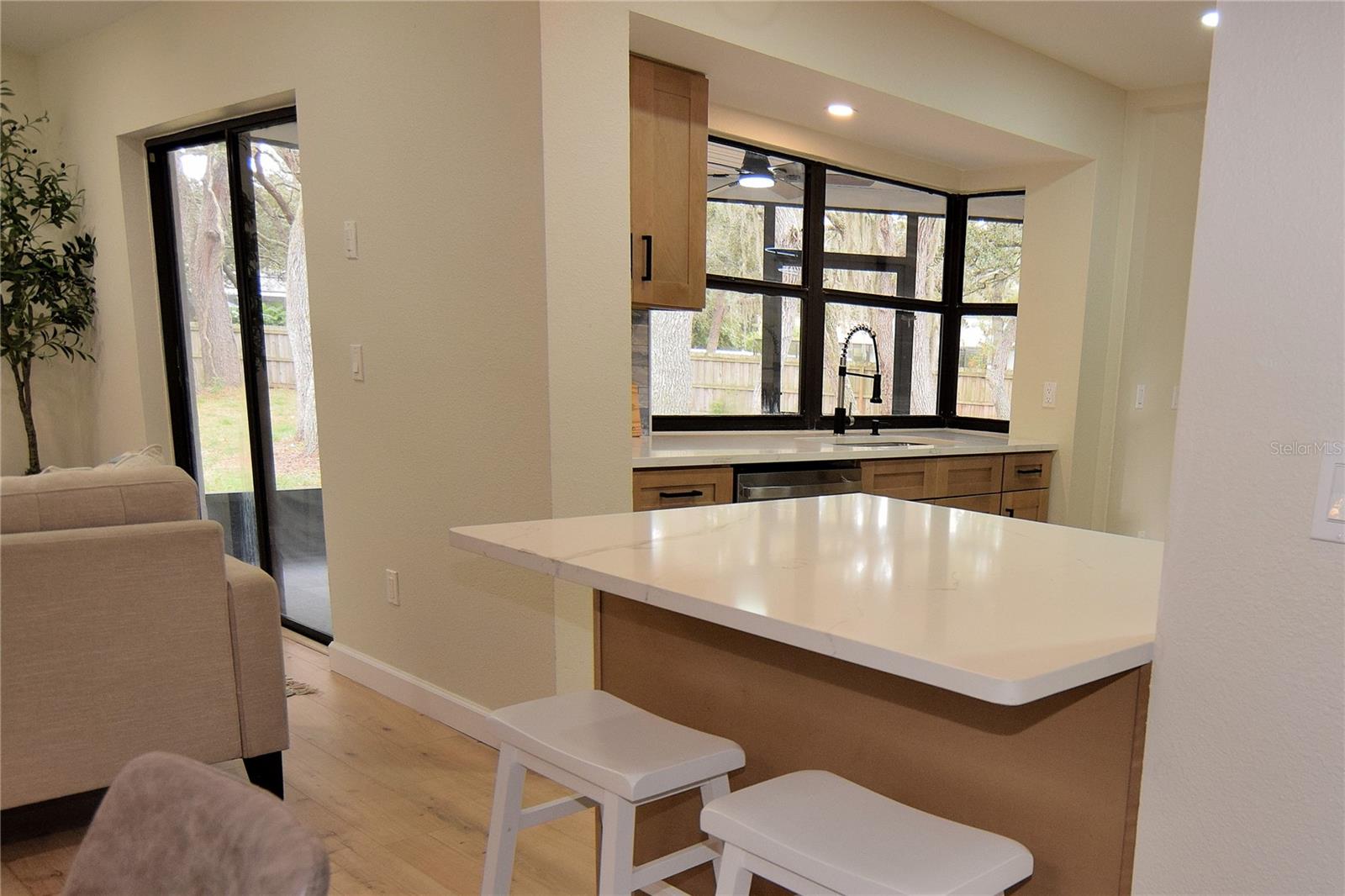 Image 9 of 31 For 4014 Treetop Circle