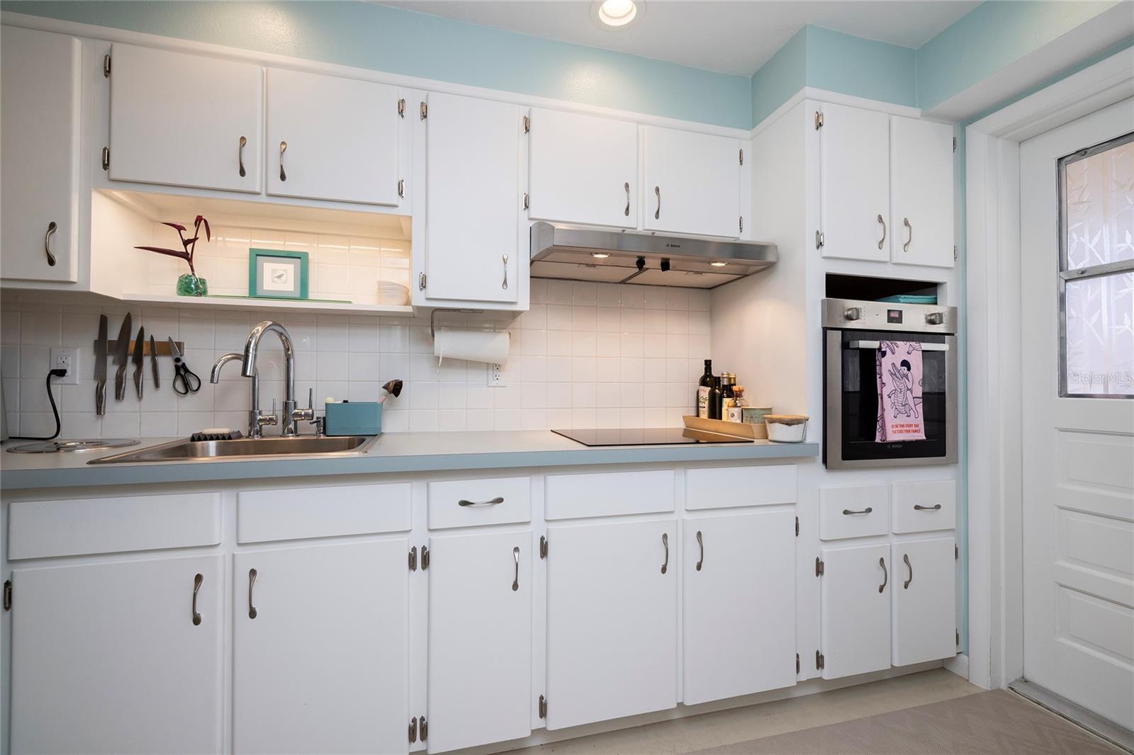 Image 17 of 34 For 500 Glennes Lane 202