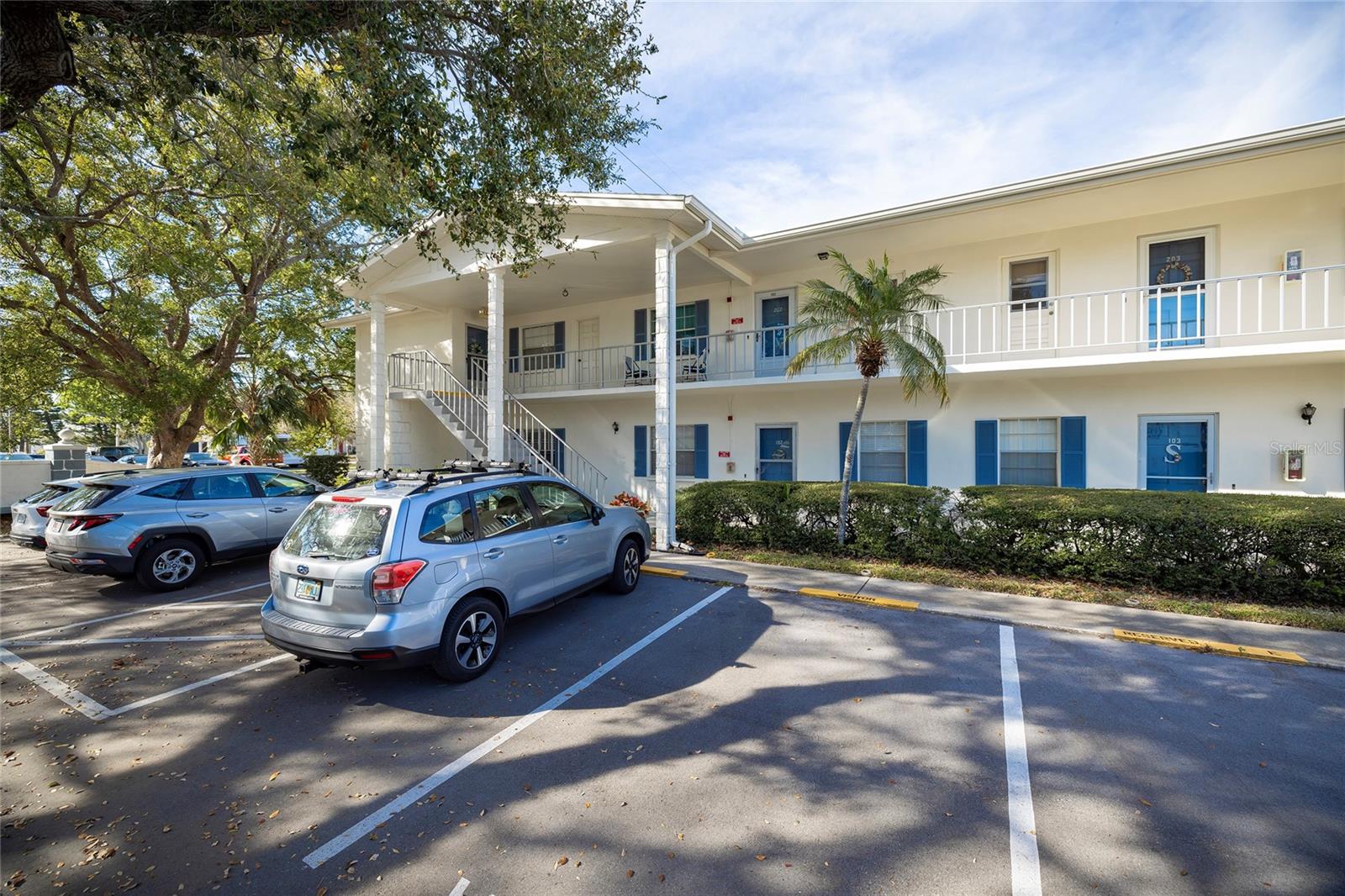 Image 24 of 34 For 500 Glennes Lane 202