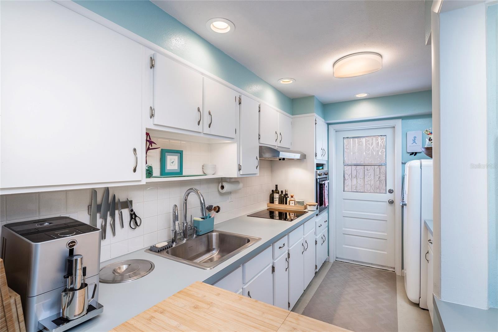 Image 5 of 34 For 500 Glennes Lane 202