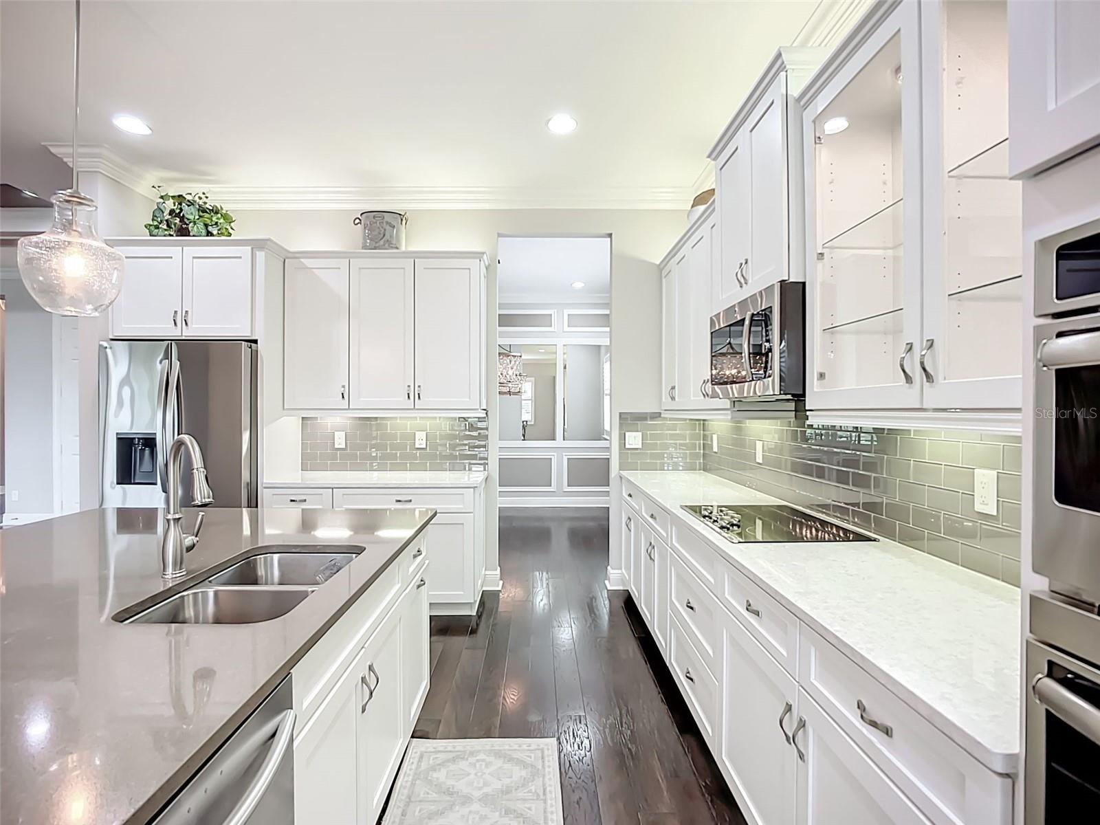 Image 18 of 75 For 15909 Cape Coral Drive