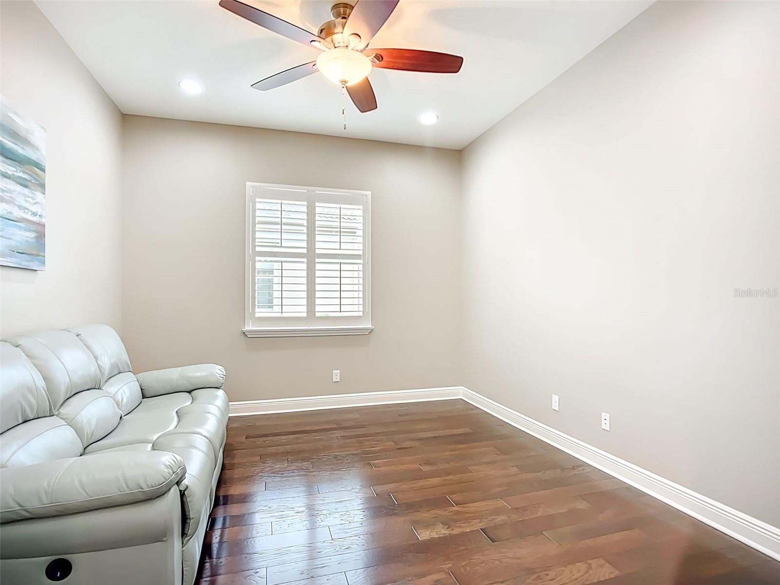 Image 21 of 75 For 15909 Cape Coral Drive