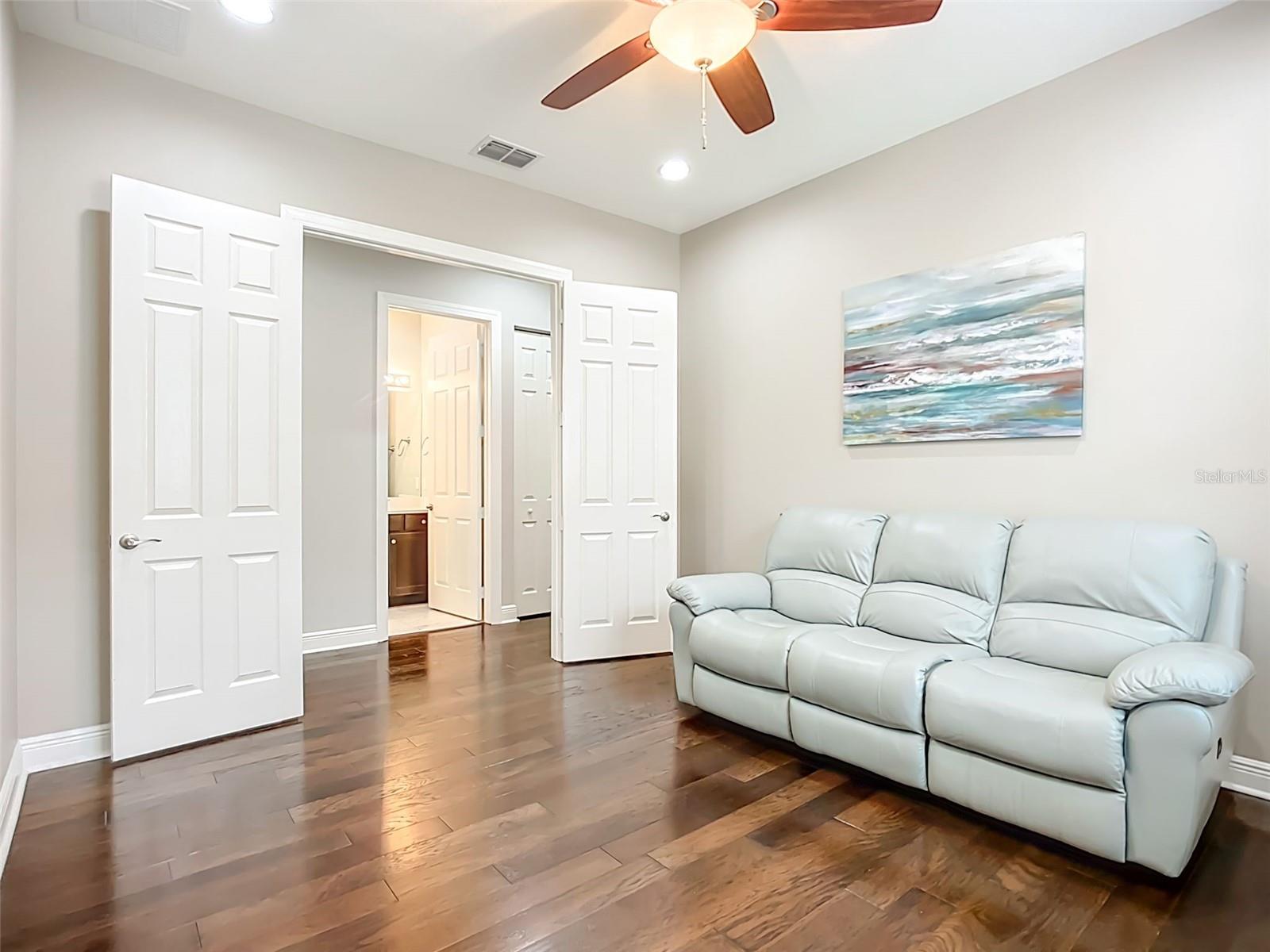 Image 22 of 75 For 15909 Cape Coral Drive