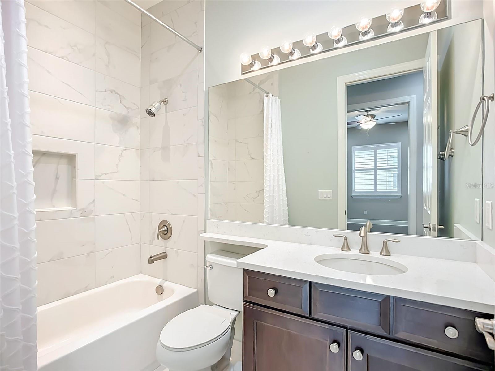 Image 23 of 75 For 15909 Cape Coral Drive