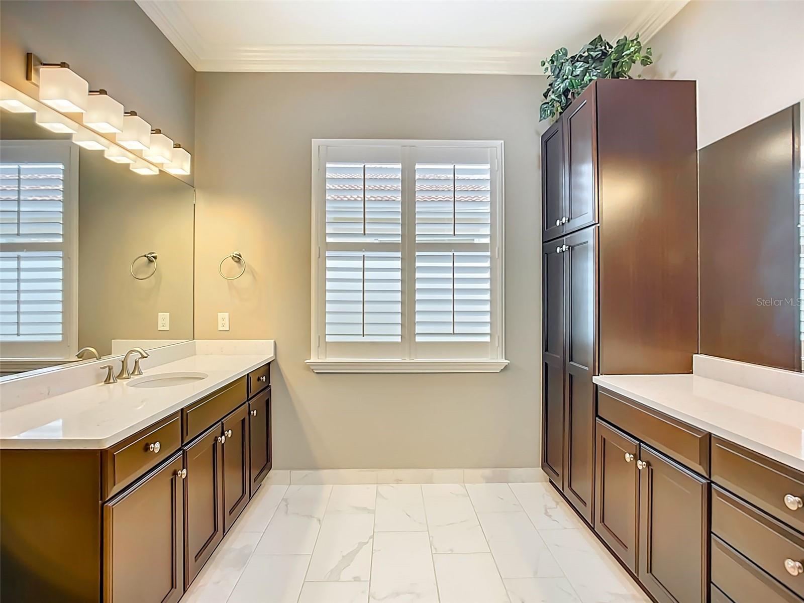 Image 29 of 75 For 15909 Cape Coral Drive