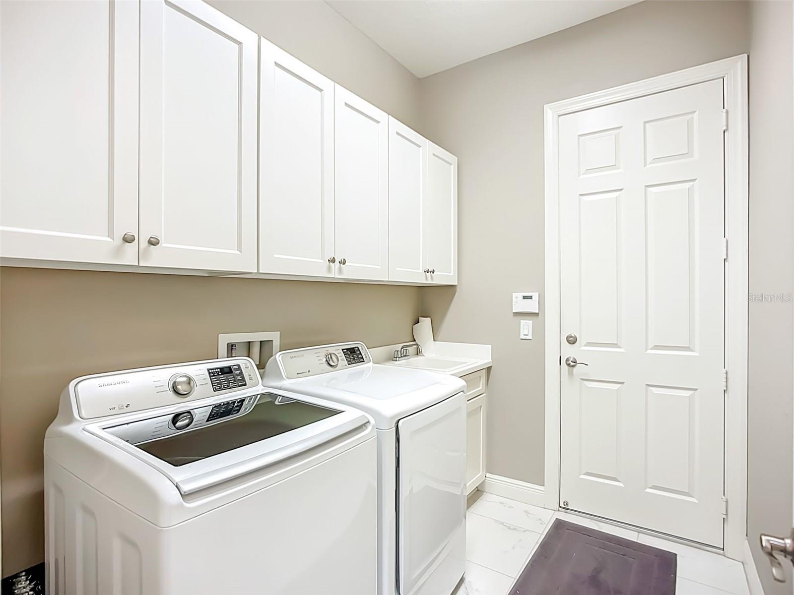 Image 39 of 75 For 15909 Cape Coral Drive