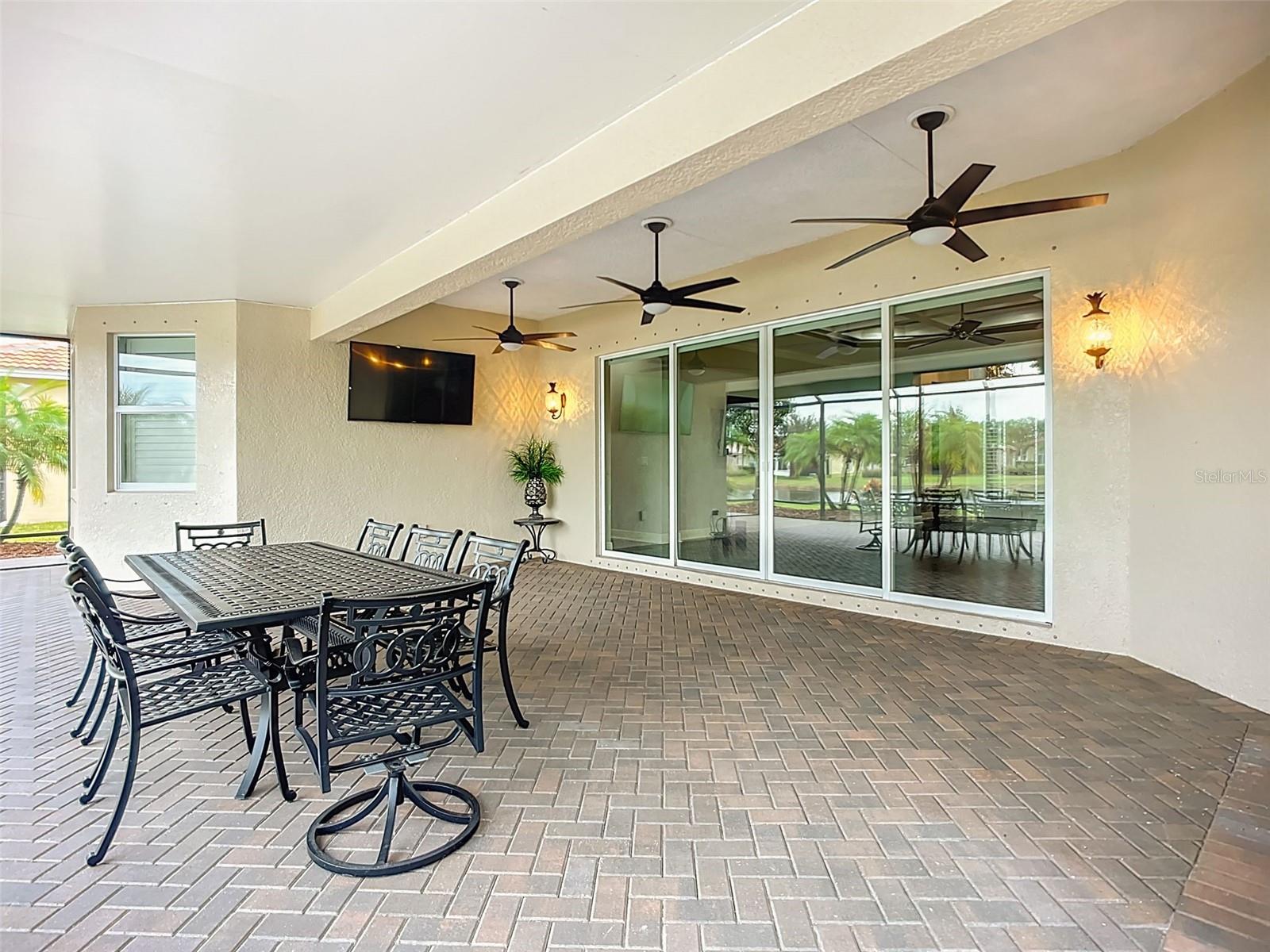 Image 44 of 75 For 15909 Cape Coral Drive