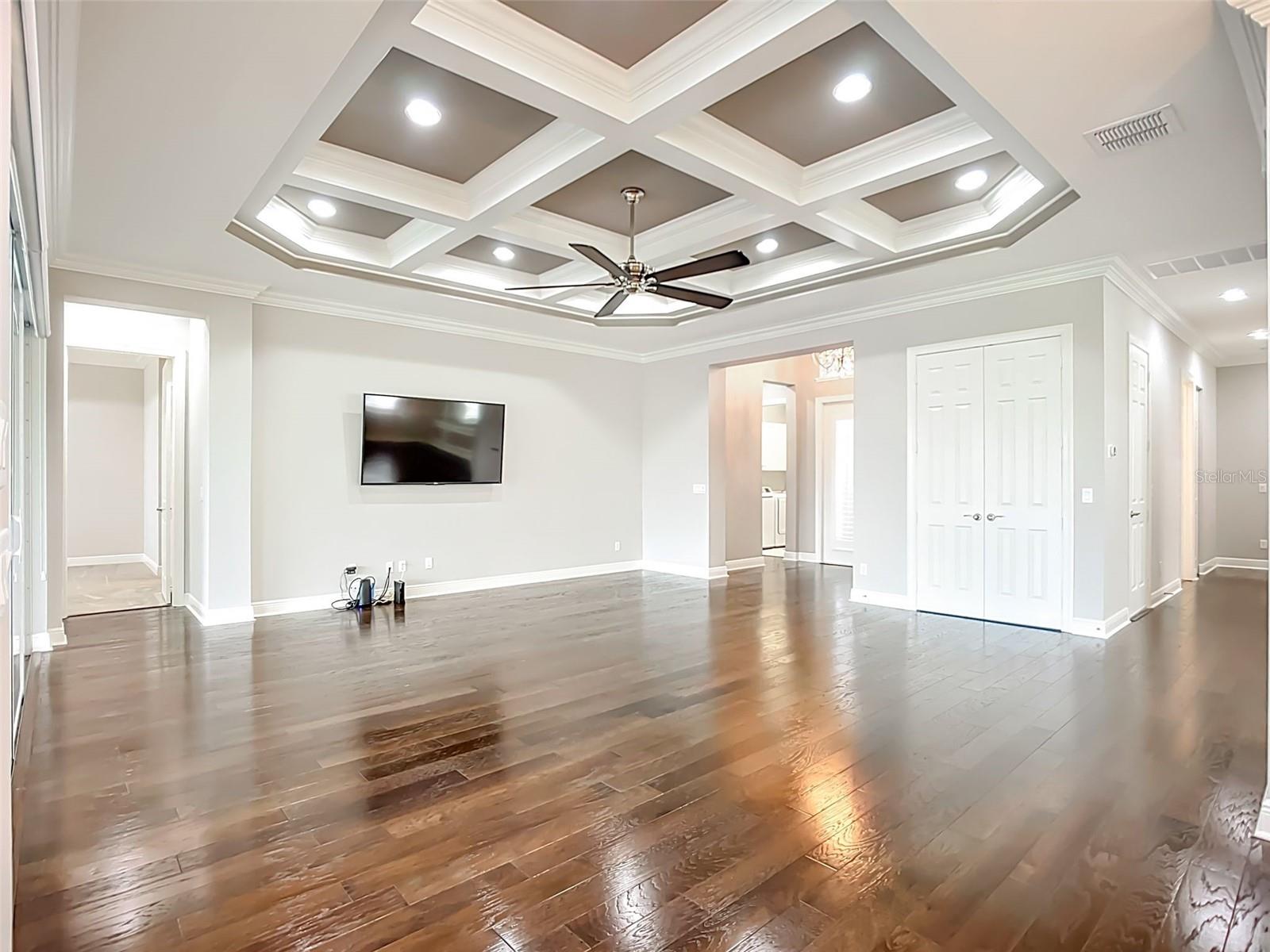 Image 9 of 75 For 15909 Cape Coral Drive