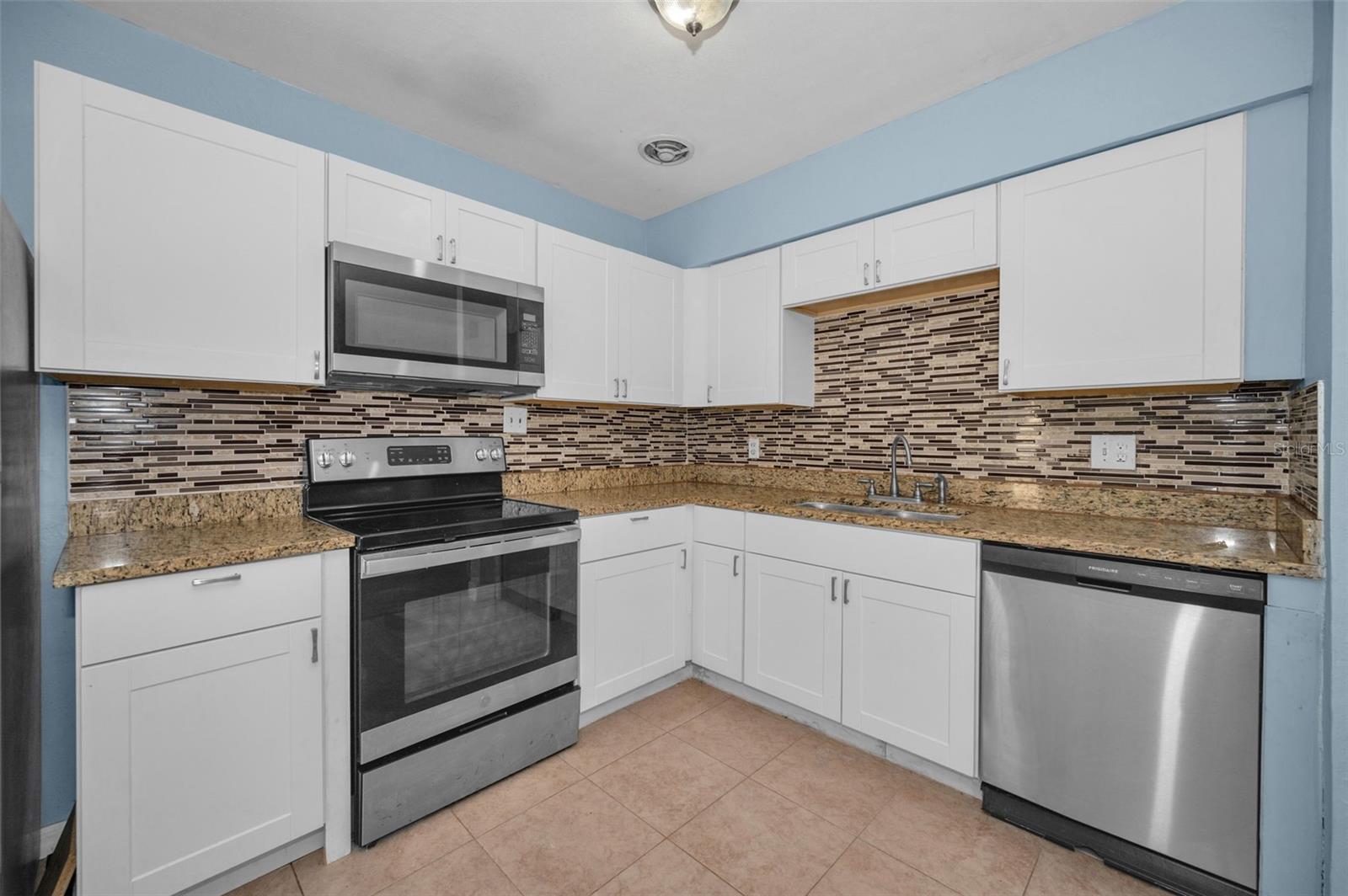 Image 10 of 81 For 2476 Coronado Way