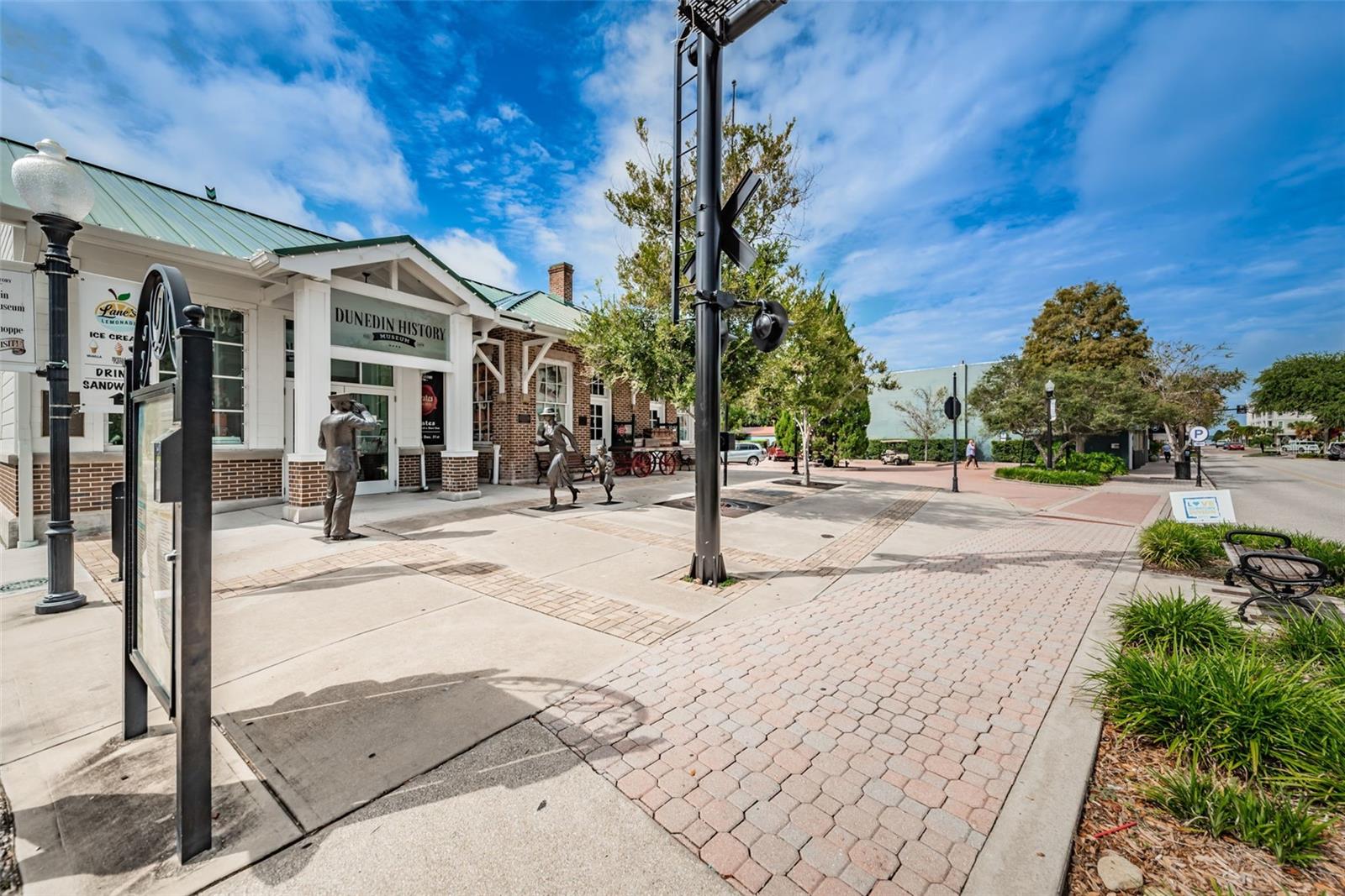 Image 61 of 81 For 2476 Coronado Way