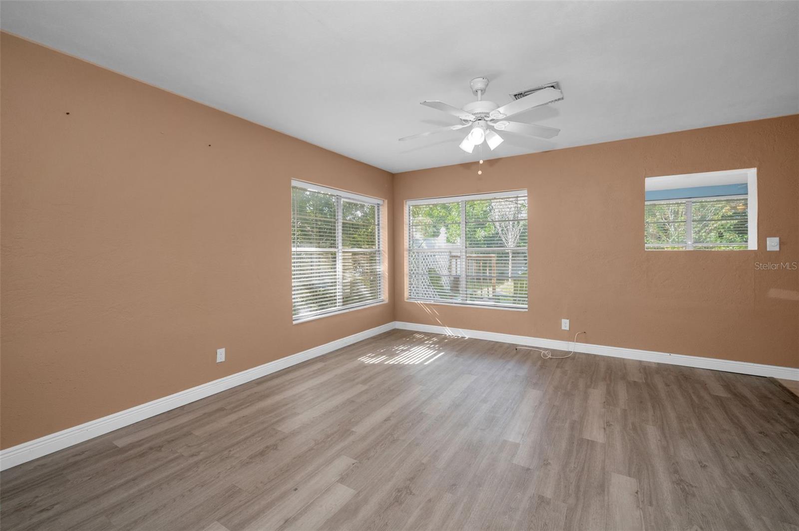 Image 8 of 81 For 2476 Coronado Way