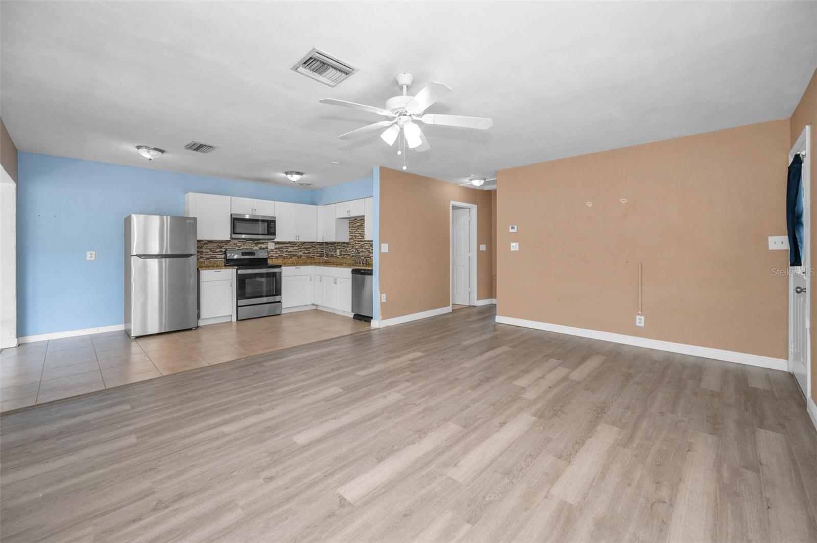 Image 9 of 81 For 2476 Coronado Way