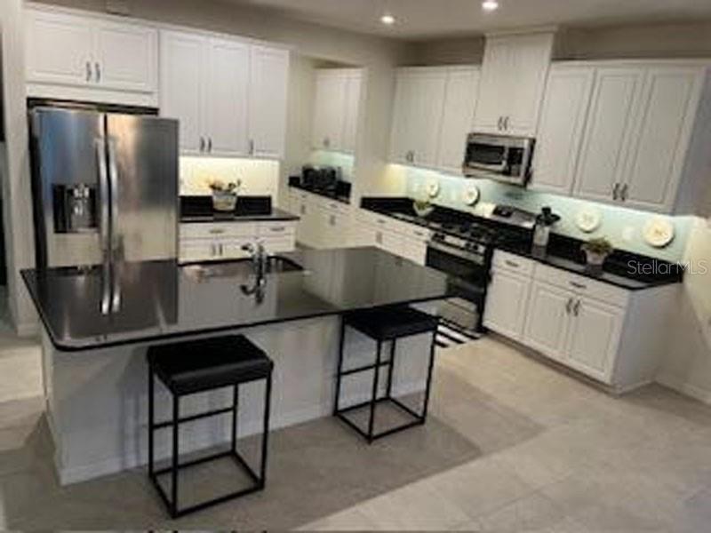 Image 4 of 21 For 10429 Macfarlane Place