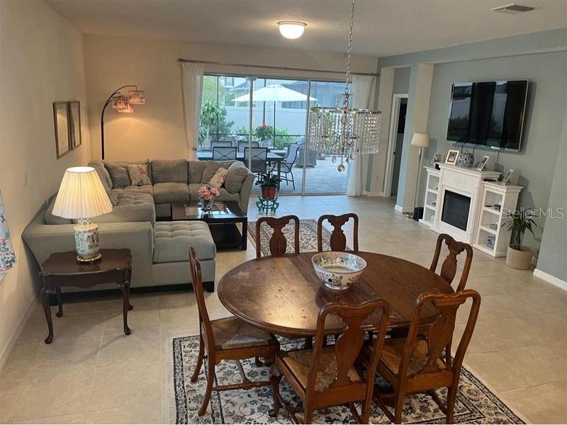 Image 7 of 21 For 10429 Macfarlane Place