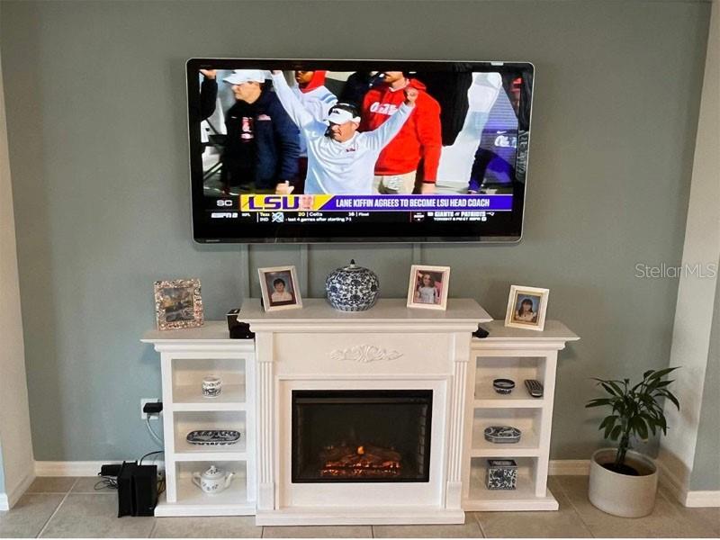 Image 9 of 21 For 10429 Macfarlane Place