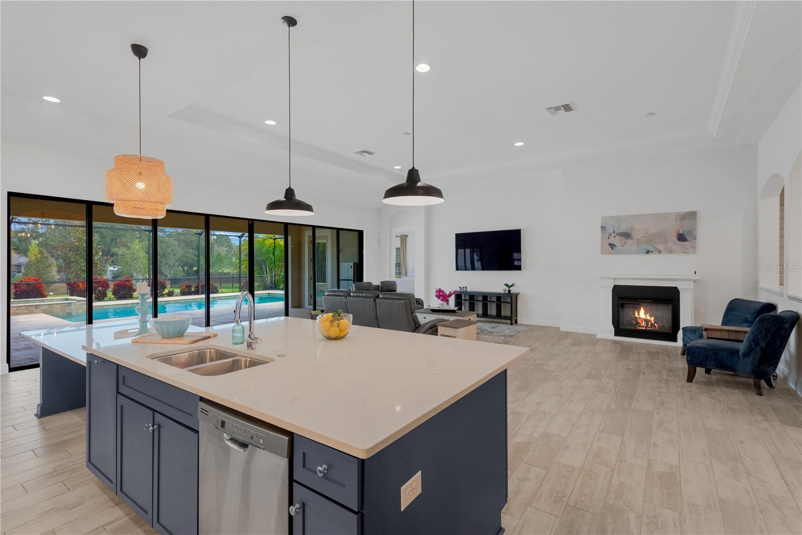 Listing photo id 9 for 3010 Albion Walk Place