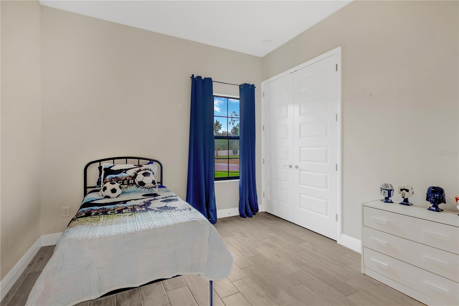 Listing photo id 24 for 3010 Albion Walk Place