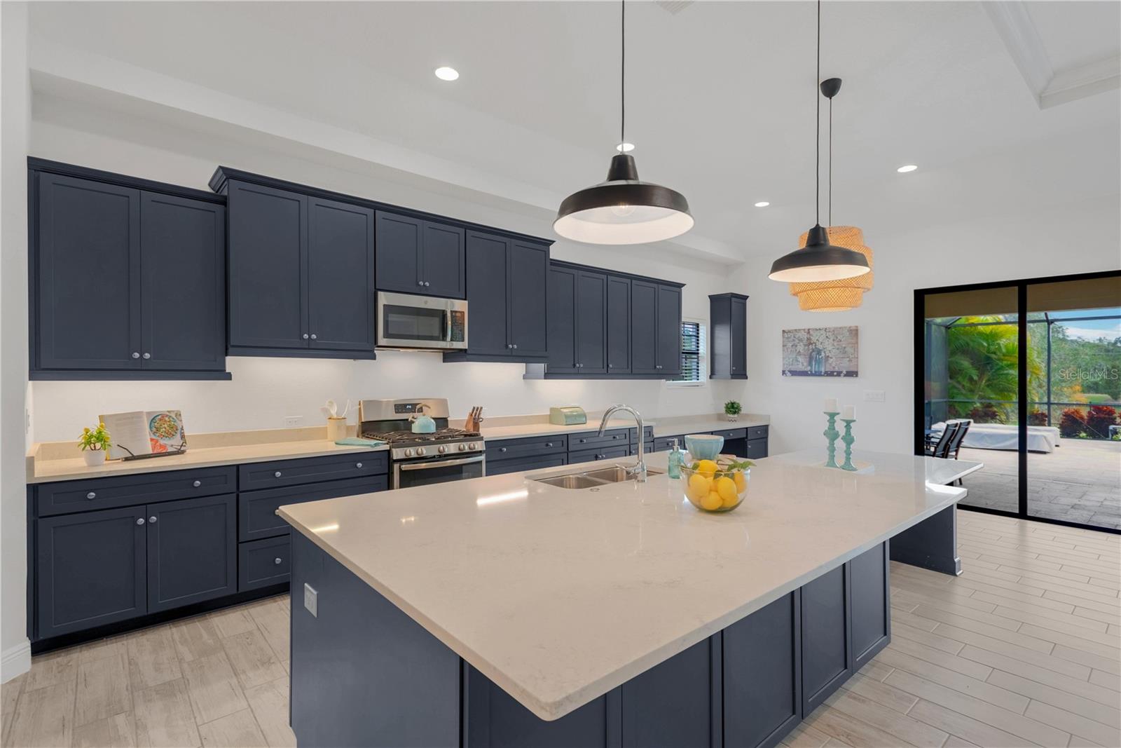 Listing photo id 2 for 3010 Albion Walk Place