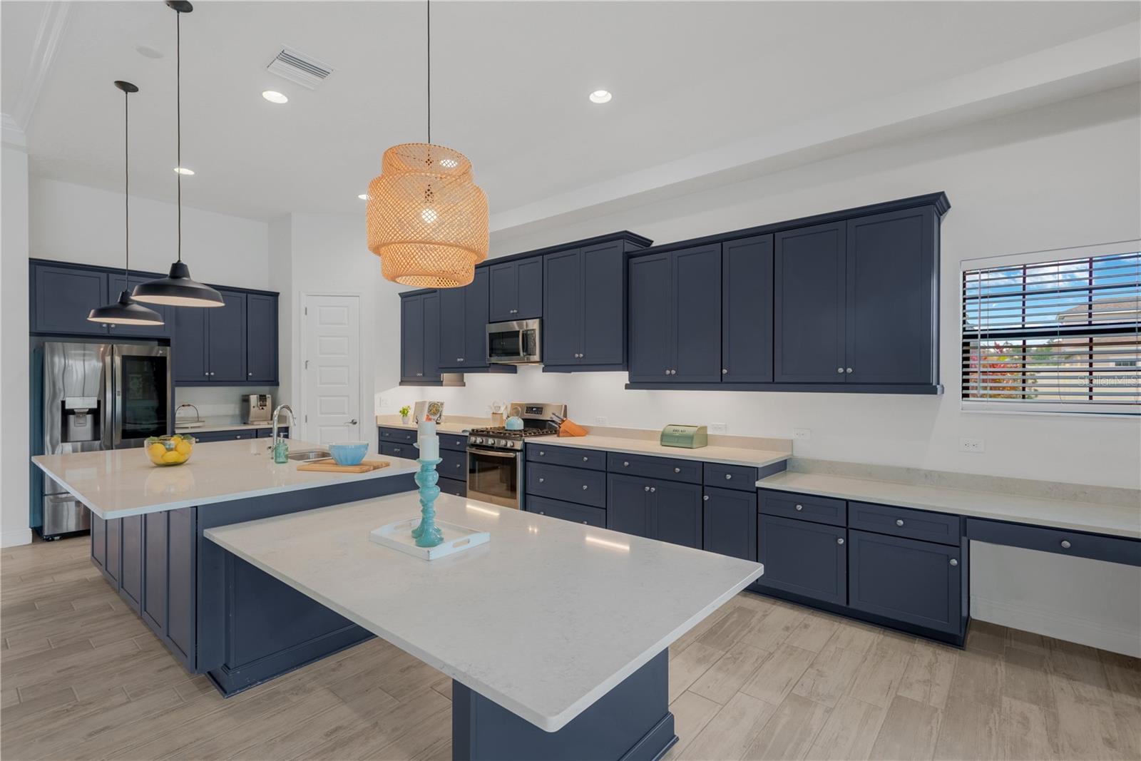 Listing photo id 3 for 3010 Albion Walk Place