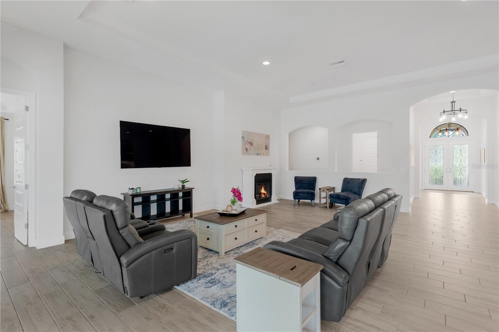 Listing photo id 6 for 3010 Albion Walk Place