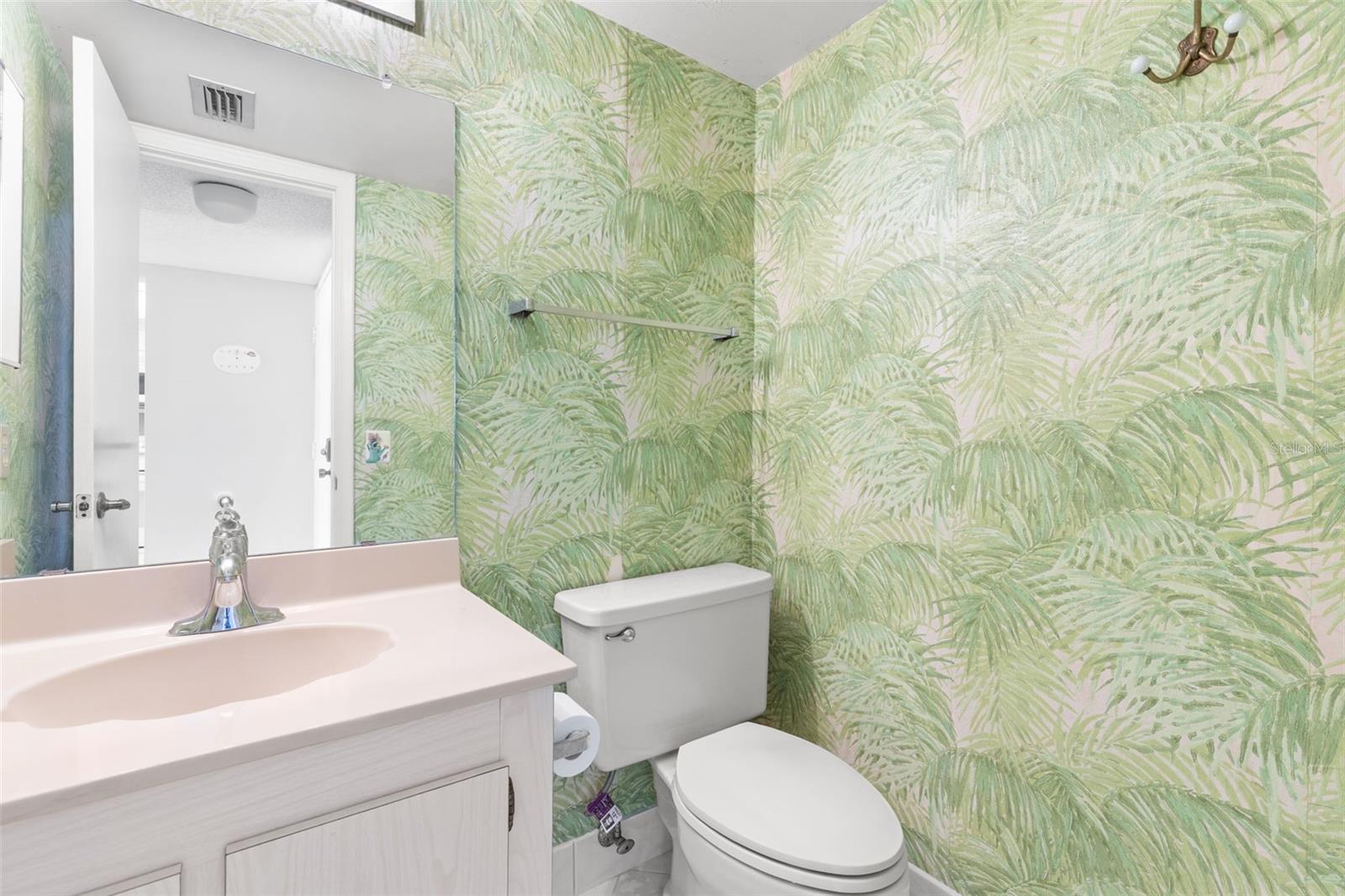 Image 18 of 37 For 6279 Sun Boulevard 503