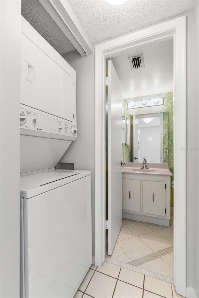 Image 19 of 37 For 6279 Sun Boulevard 503