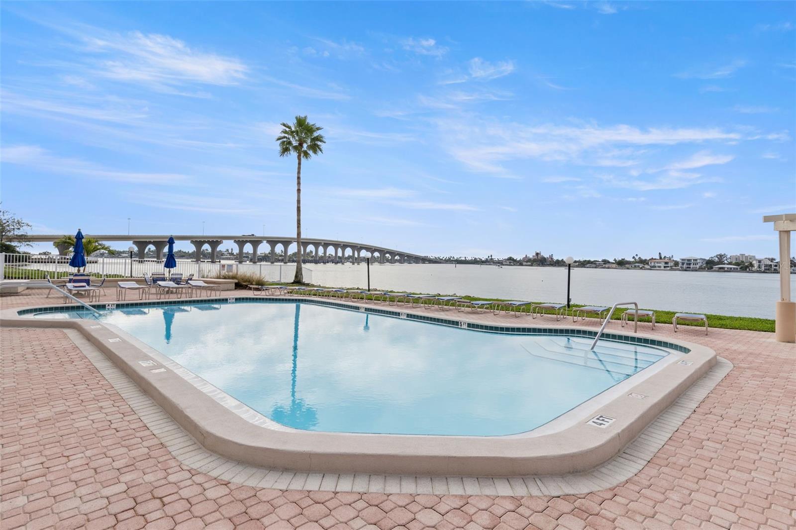 Image 31 of 37 For 6279 Sun Boulevard 503