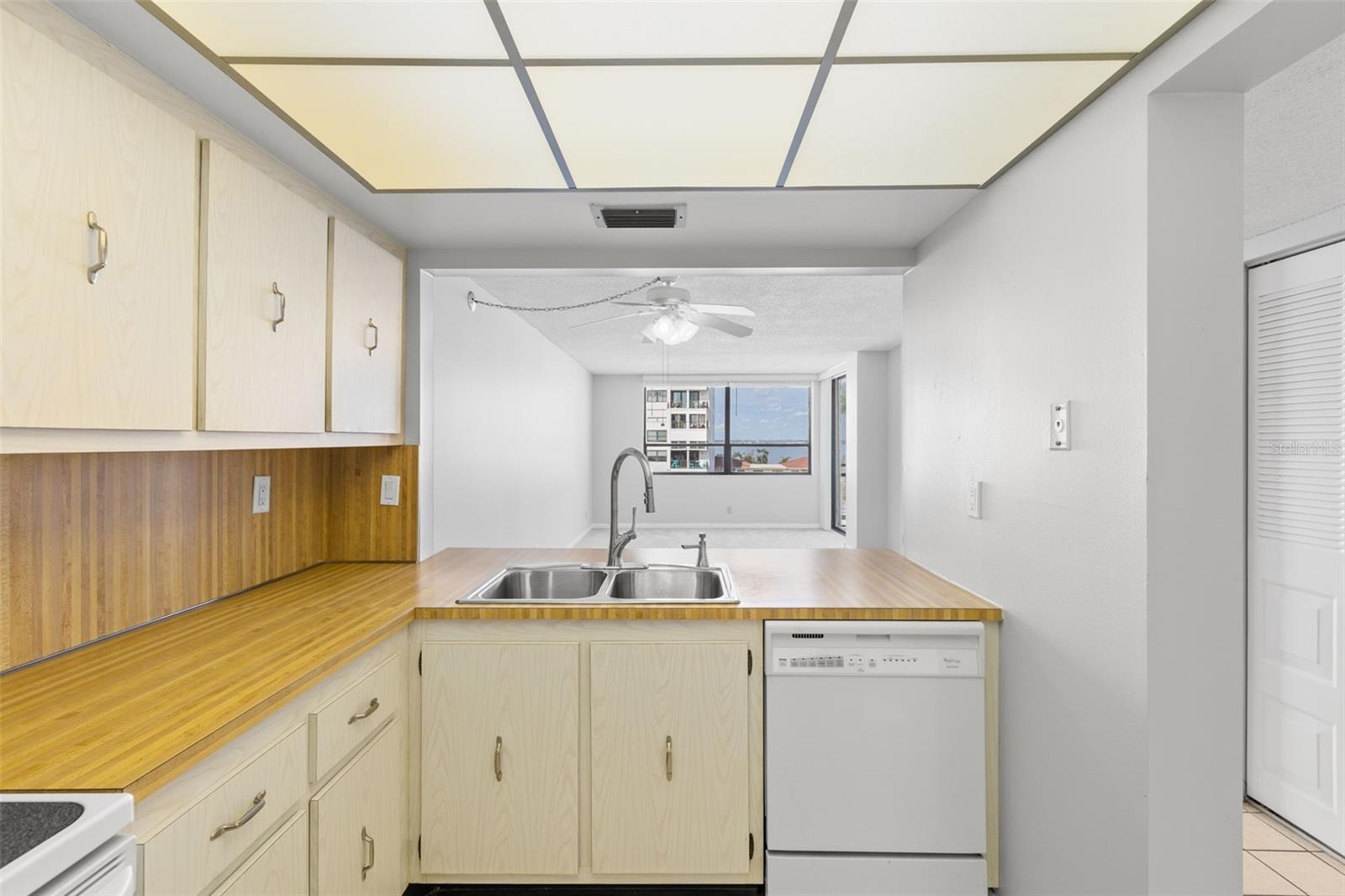 Image 5 of 37 For 6279 Sun Boulevard 503